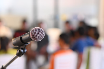 The microphone is placed in the conference room.