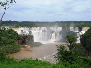 Fototapeta na wymiar Iguazu Wasserfälle