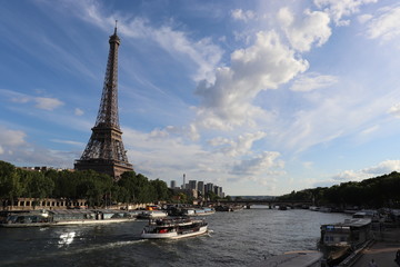 Fototapeta premium Paris river eifeel tower boat travel