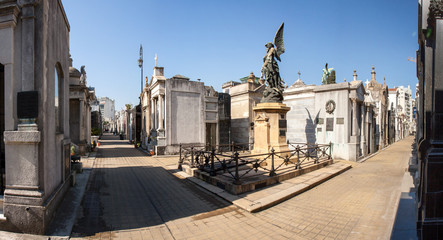 Fototapeta na wymiar Buenos Aires, Argentina : Recoleta cemetery, central square on a clear day