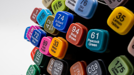 rotuladores de colores, pantones, pintar, remarcar, colorear, pinturas de colores, marcadores de colores, ilustradores y diseñadores