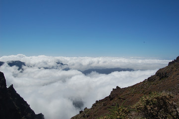 Fototapeta na wymiar Looking down on clouds from the top of the Roque de los Muchachos, La Palma
