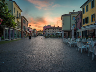 Obraz premium Deserted square of a seaside village at dawn