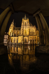 Fototapeta premium Ancient palace in reflection