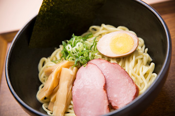 汁なしラーメン