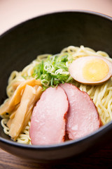 汁なしラーメン