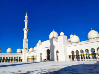 Fototapeta na wymiar zayed mosque abu dhabi