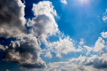 Obraz premium Cumulonimbus cloud on blue sky background, nature background.