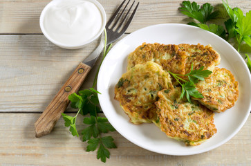 vegetarian healthy zucchini pancakes