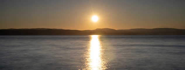 Zachód słonca nad Oslofjordem, widok z Fagerstrand © Dreamnordno