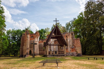 Ruiny kościoła Św. Antoniego w Jałówce, Podlasie, Polska © podlaski49