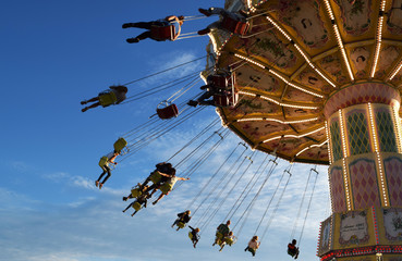 Flying chair ride