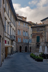 Straße in der Altstadt von Siena in der Toskana, Italien 