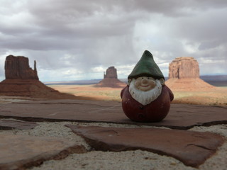 Unser Gartenzwerg Rüdi im Monument Valley