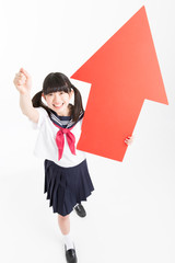 ガッツポーズをする女子中学生