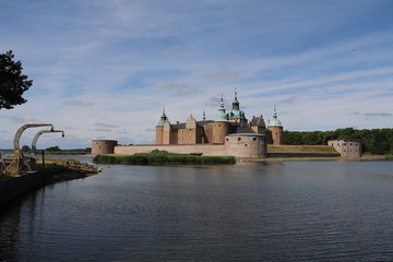Fototapeta na wymiar Water around Castle of Kalmar in summer in Sweden