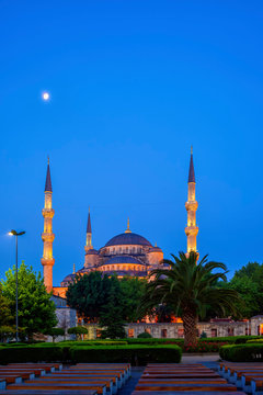 Turkey, Istanbul, Sultan Ahmed Mosque&nbsp;at dusk
