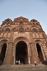 Fototapeta na wymiar Le Puy, pèlerins, église