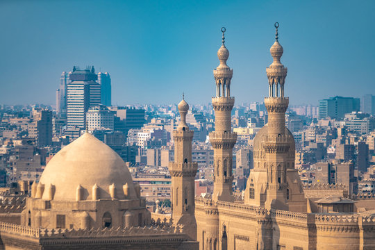 Egypt, Cairo, Salah El Deen Squarewith&nbsp;Mosque-Madrassa of Sultan Hassan and Al Refaai Mosque