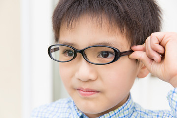 眼鏡の男の子