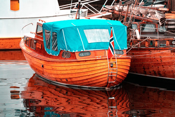 Fototapeta na wymiar wooden boat detail