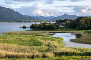 Fototapeta na wymiar lake and mountains in Ireland 