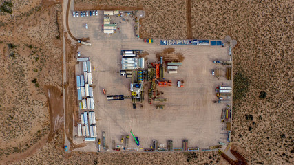 overhead view of hydraulic fracture set in reservoir