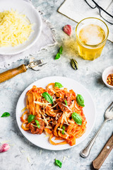 spaghetti with tomato sauce