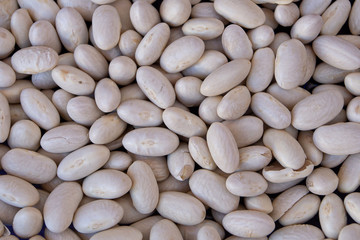 handful of raw white beans for cooking