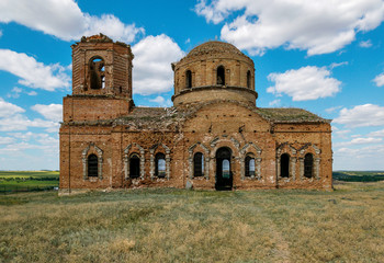 Fototapeta na wymiar Old abandoned armenian church Sacred Surb-Karapet