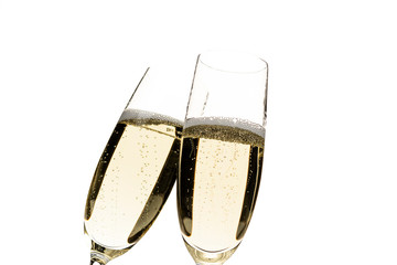 シャンパングラスにシャンパン 白バック