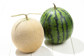メロンとスイカ　夏の果物