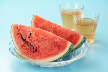 カットしたスイカ