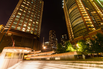 Fototapeta premium The Centenial Fountain at Night, Chicago, Illinois, USA