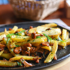 breakfast lunch dinner fried potatoes julienne tiramisu cafe restaurant aperol glass