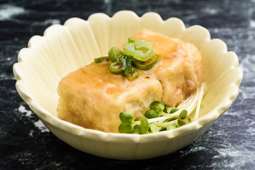 とうふ料理　揚げ豆腐