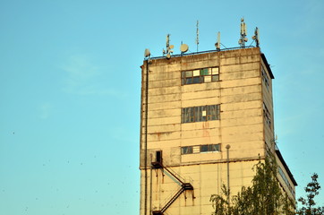 building with antennas for cellular