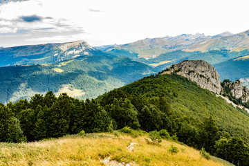 Parajes durante la subida al monte Ezkaurre/Ezcaurre situado entre navarra y huesca