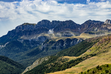 Vista durante la subida y bajada al Ibon de acherito desde la Selva de Oza, Huesca