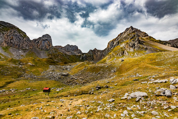Vista durante la subida y bajada al Ibon de acherito desde la Selva de Oza, Huesca