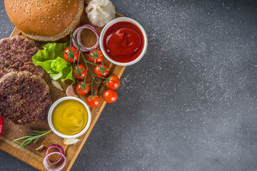 Tasty grilled homemade cheeseburgers