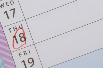 カレンダー　日付に丸を入れる