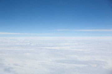 飛行機からの青空