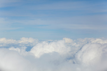 飛行機からの空と雲