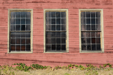 Fototapeta na wymiar Old warehouse windows