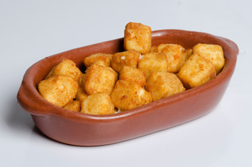 Porção de provolone empanadado