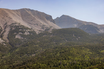 Sunny view of the beautiful Wheeler Peak from the Mather Point