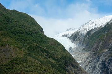 Fototapeta na wymiar ニュージーランド、南島、ウェストランド国立公園のフランツ・ジョセフ氷河の景色