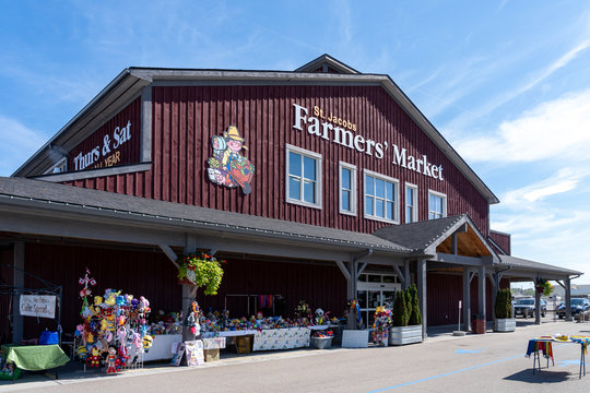 St. Jacobs , Ontario, Canada - August 20, 2020: St. Jacobs farmer's market in Jacobs, Ontario, Canada on August 20, 2020. St. Jacobs farmer's market is Canada's largest year round farmer's market.