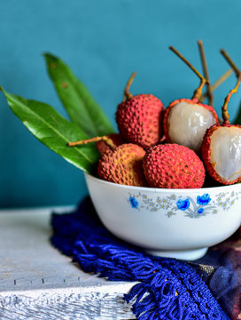 A sign of summer: Lychee, season has begun with excellent flavor and sweetness
The lychee (Litchi chinensis) &mdash; also known as litchi or lichee &mdash; is a small tropical fruit from the soapberry family.